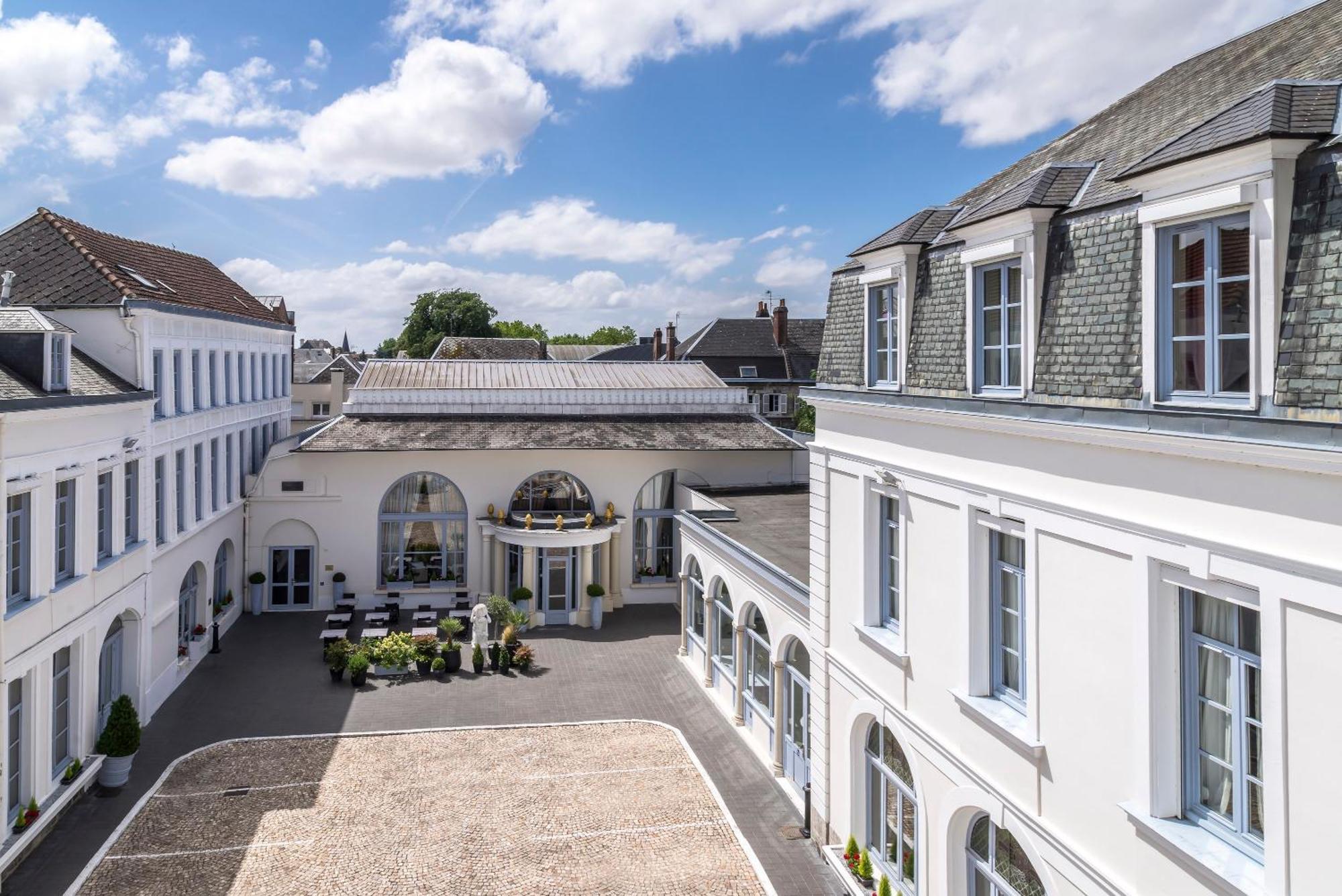 Hotel De L'Univers Arras Eksteriør billede